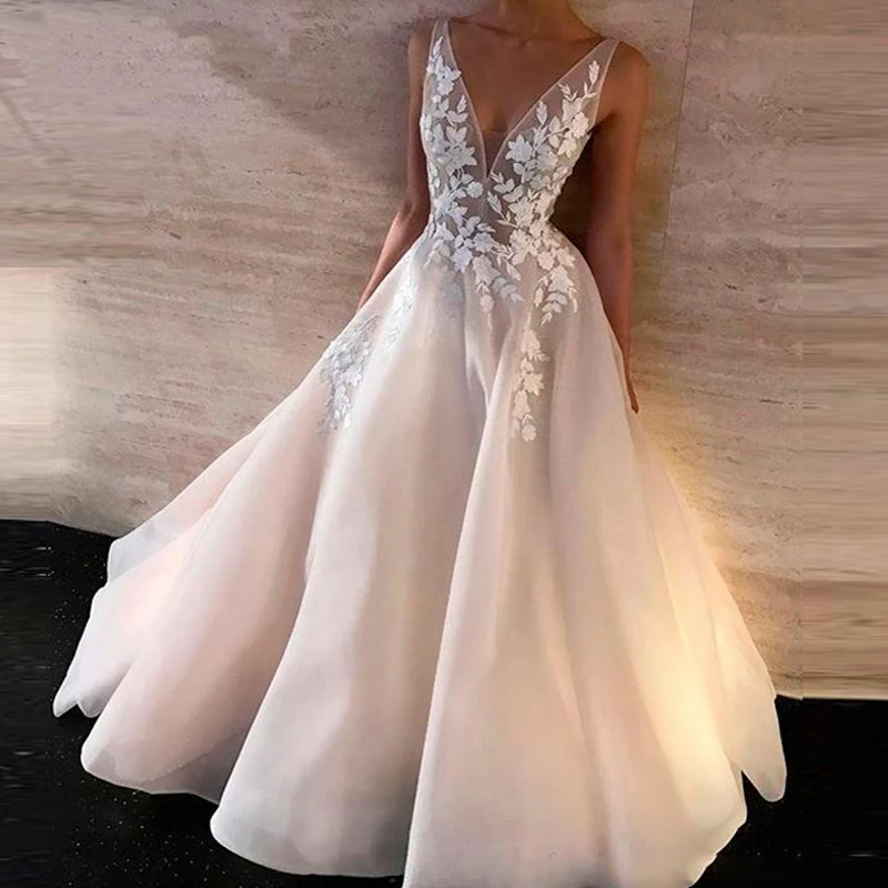 

A Line Boho Simple Wedding Dress V Neck Neckline Appliques Lace Bridal Gown Elegant Wedding Gowns Bohemia Plus Size