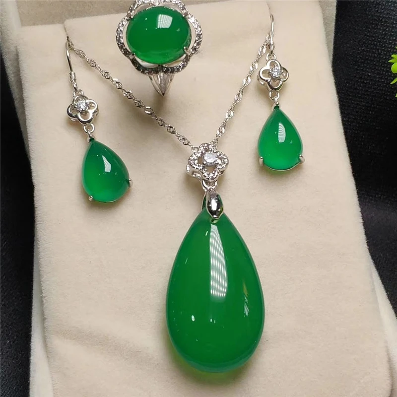 Женский ювелирный комплект из колье браслета и сережек серебра 925