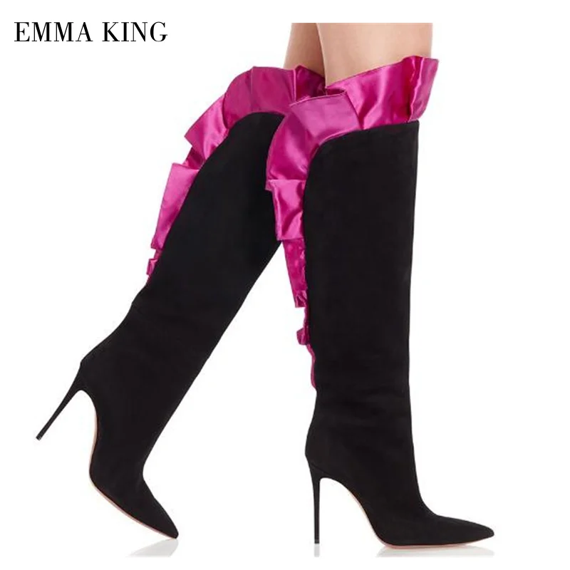 Женские замшевые сапоги до колена с оборками на шпильке | Обувь