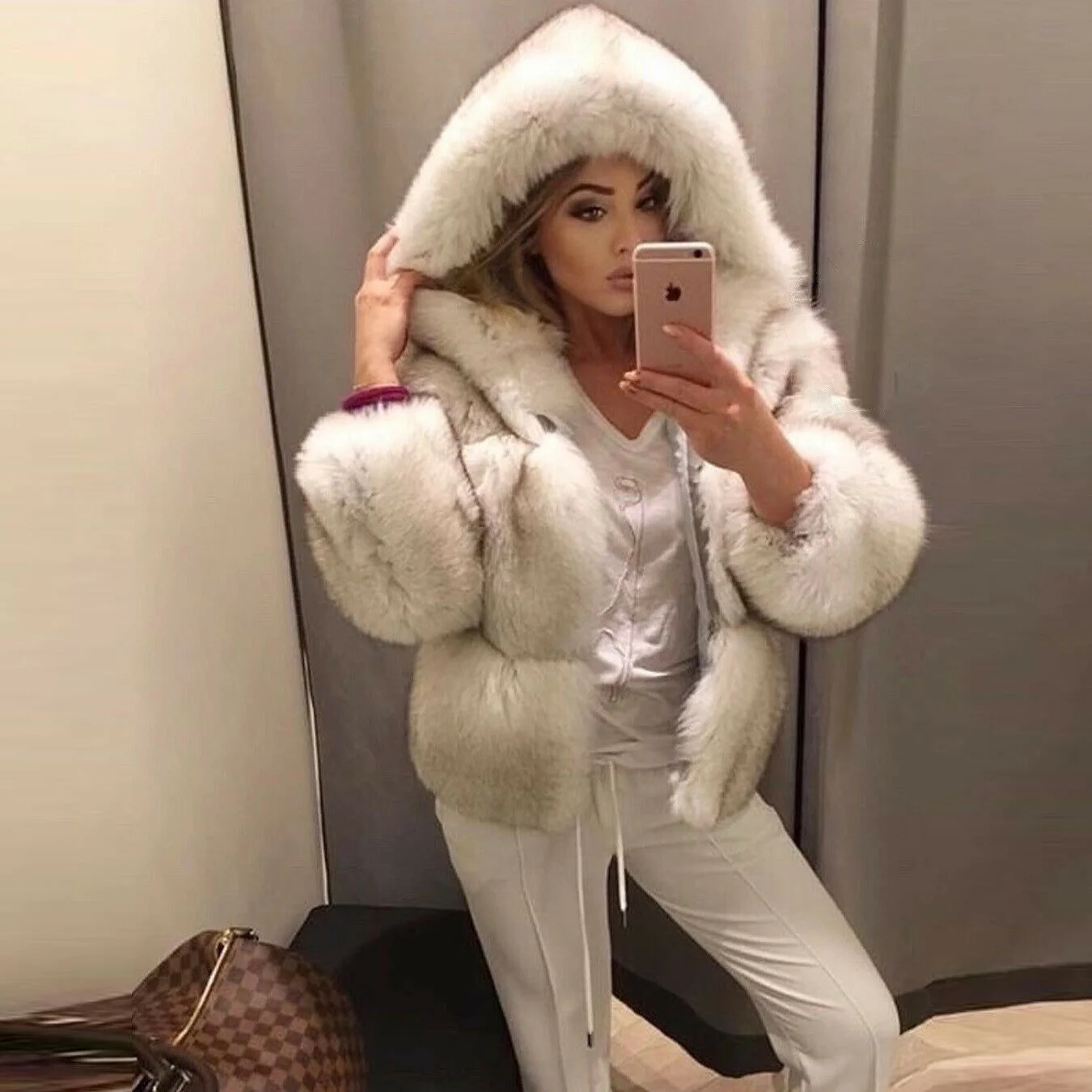 Natural Fox Fur Coat with Hood 2022 Winter Fashion Short Whole Skin Genuine Fox Fur Jacket Thick Warm Fur Overcoat Luxury Female