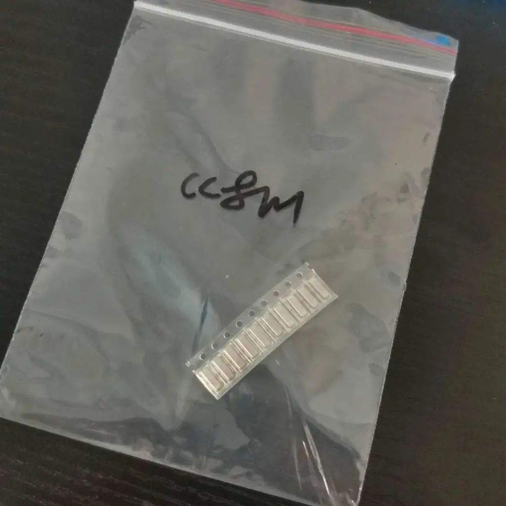 

10pcs CSTCC8M00G53-R0 SMD-3 3 feet 3*7 Patch 3 feet Murata Crystal 8MHZ