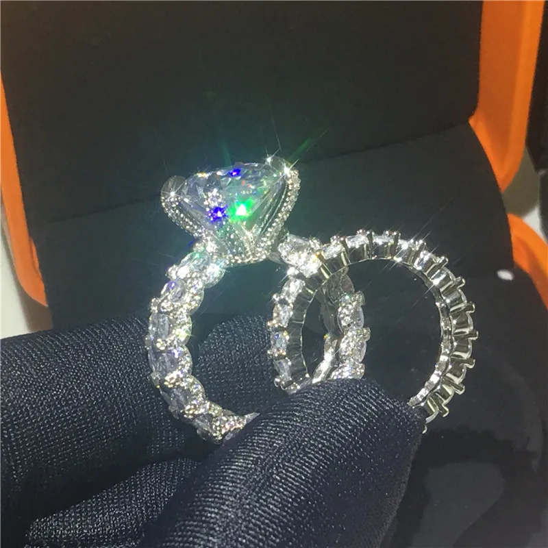 Кольцо из серебра 925 пробы с овальным бриллиантом 8 карат | Украшения и аксессуары