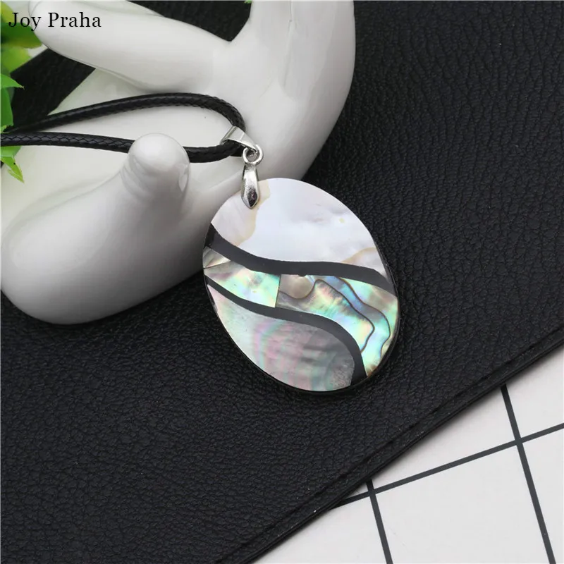 

Oval pendant necklace / Colorful natural abalone shell