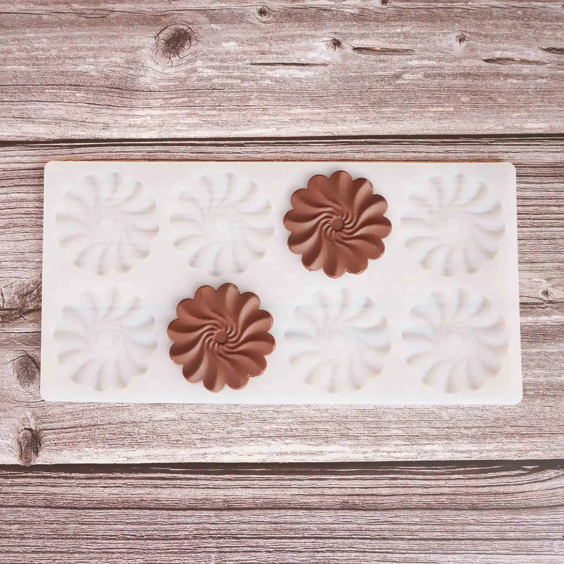 Ruffled Flower Shape Chocolate Stencil Cake Decorating Silicone Mold Transfer Sheet Baking Stencil Chablon