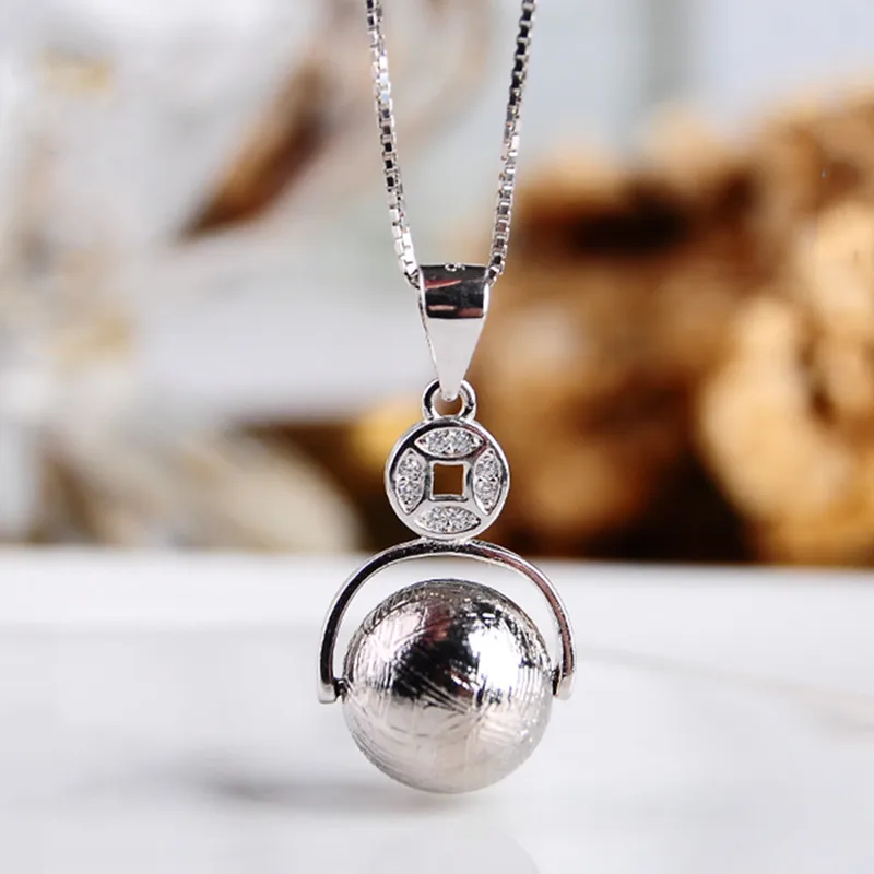 

Natural sky iron meteorite pendant female meteorite iron natal energy clavicle chain