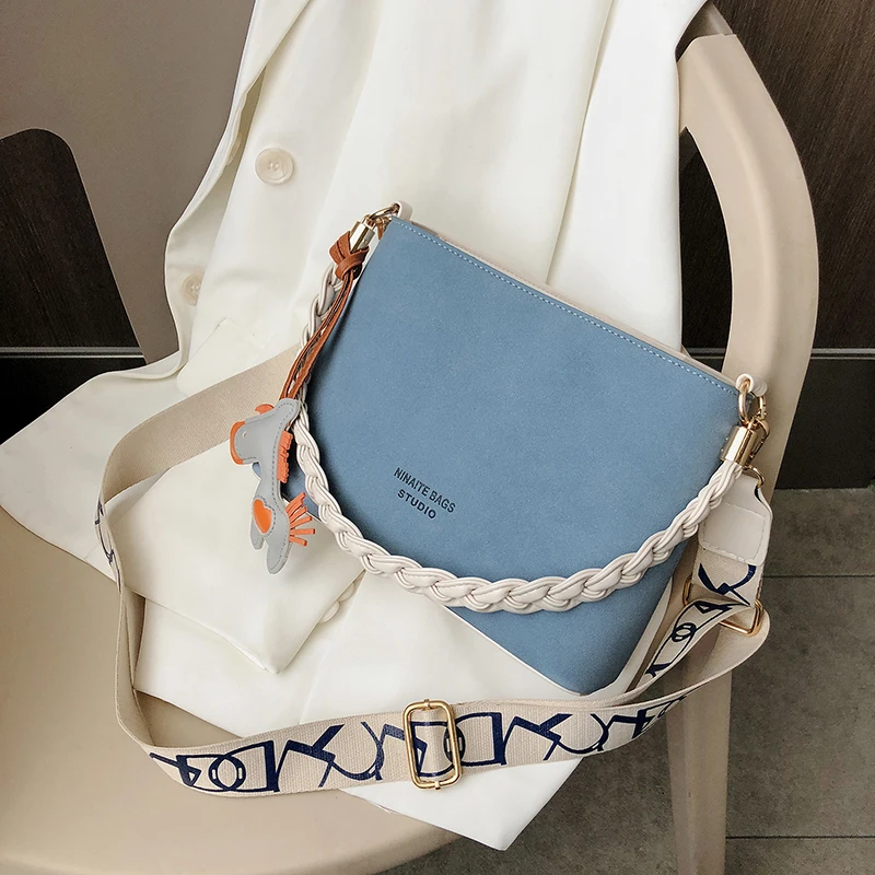 

Best Selling Brand Bags 2021 New Fashion One-shoulder Messenger Bag Trend All-match Elegant Women's versatile straddle bag