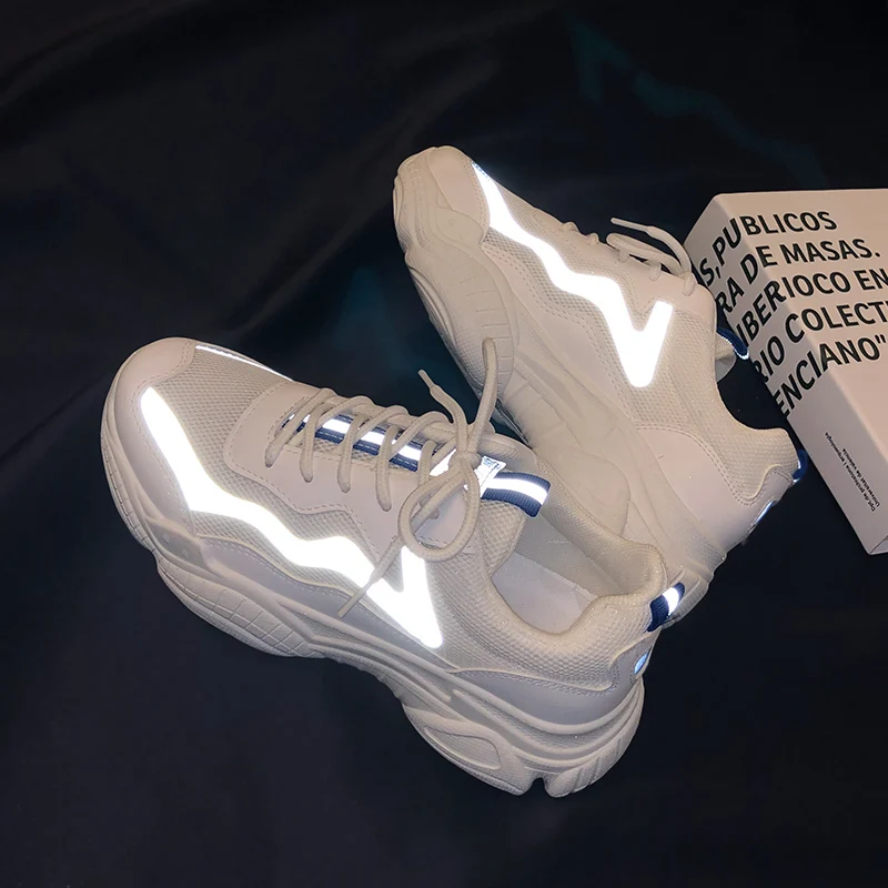 

Men Black Luminous Sneakers Women Fashion Vulcanized Shoes Woman Designer Platform Chunky Sneakers Ladies Trainers Lace Up