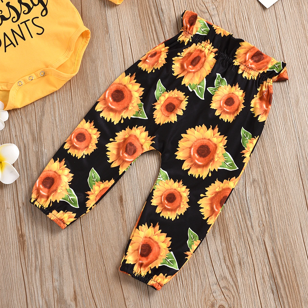 

3 Pieces Baby Suit Set Letter Print Round Neck Long Sleeve Romper+ Sunflower Print Trousers+ Headdress