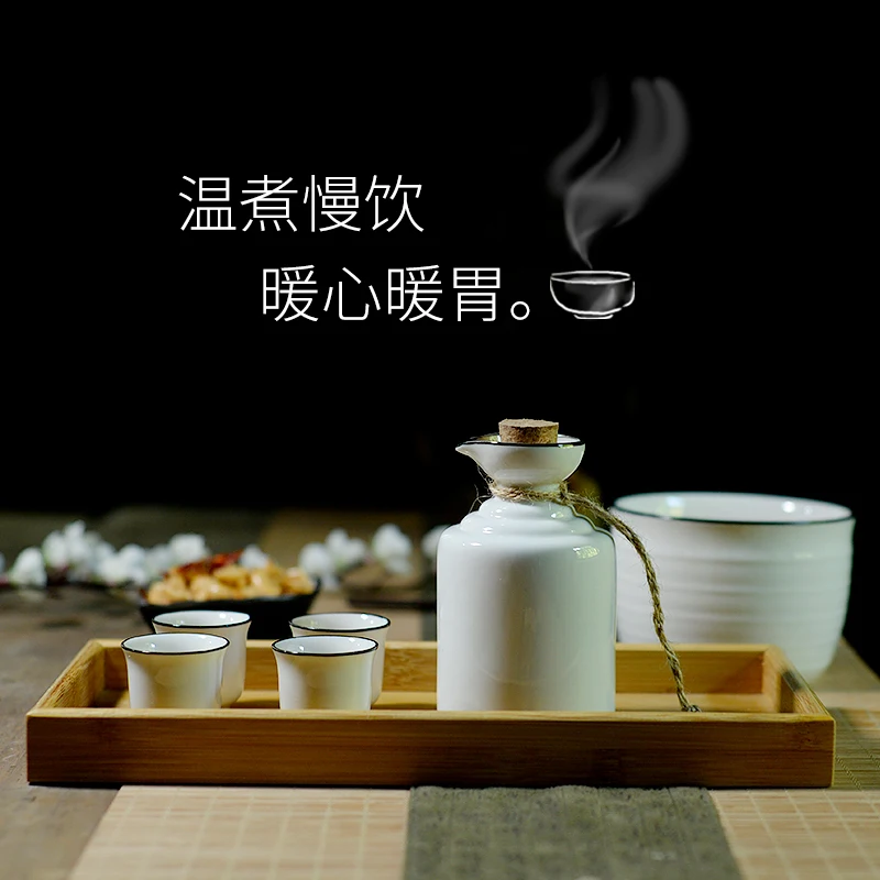 Керамический согревающий чайник в старинном стиле белого и желтого цвета для