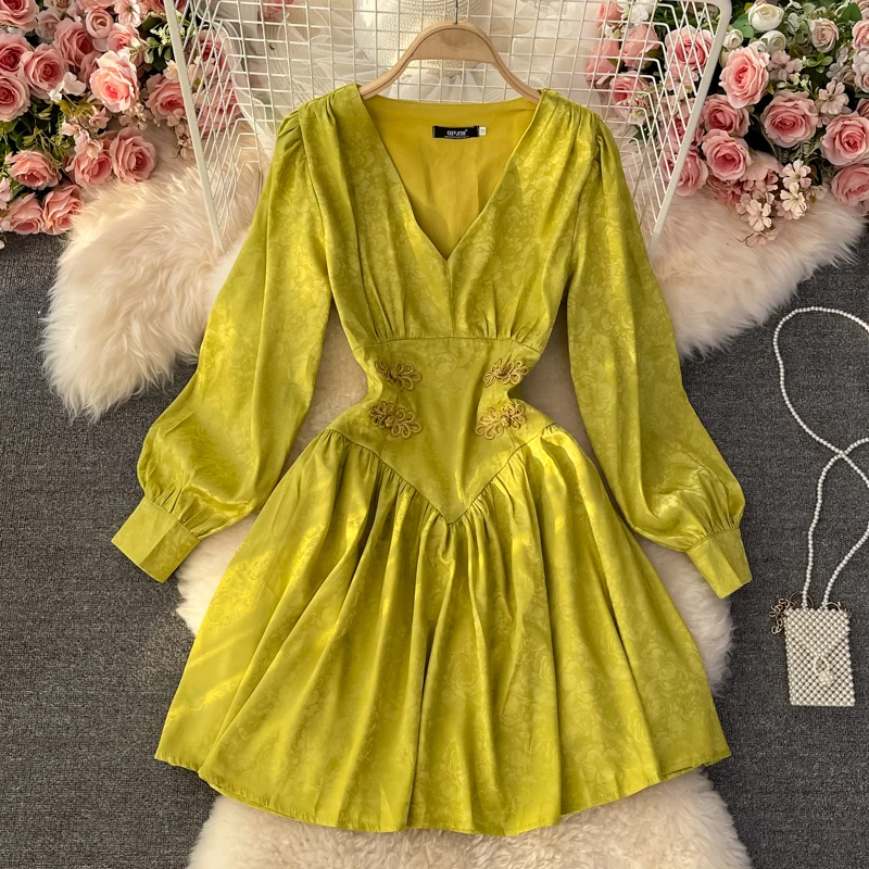 

Plus Size 2021 French Fashion High Waist Waist Jacquard Yellow Dresses Puff Sleeve Retro Design Holiday Deep V-neck Dress
