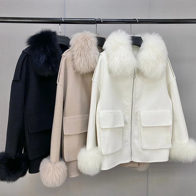 Женское пальто из натуральной шерсти на молнии с воротником лисьего меха и