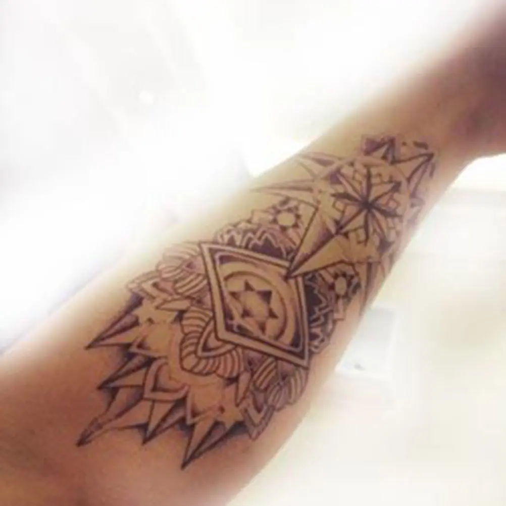 

Fake Temporary Arm Transfer Tattoo Stickers Totem Men Spray Waterproof Tattoo