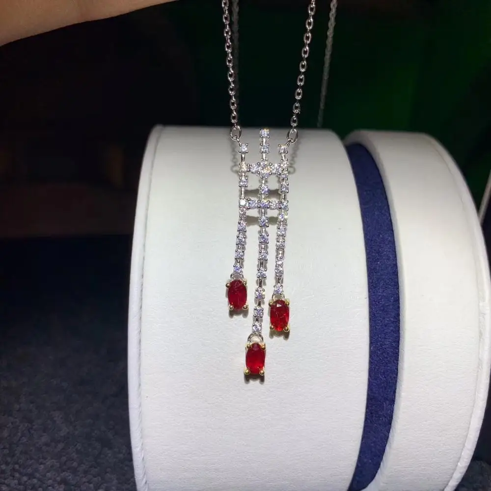 Очень красивое ожерелье с рубинами. Яркие цвета. Красный голубь серебро 925 пробы