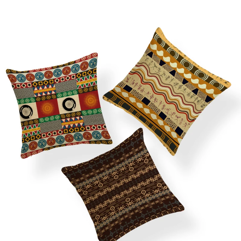 Интересная черная наволочка с геометрическим рисунком верблюжьего цвета для