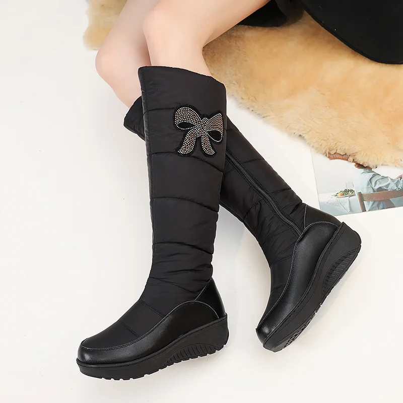 

2021 Winter Snow Boots Midi Calf Women Waterproof Down Patchwork Genuine Leather Warm Plush Wedges Bow Crystal Platform Shoes