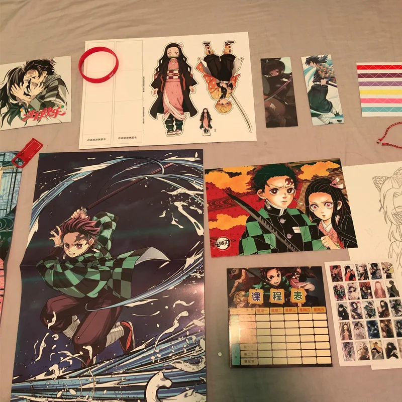 Экшн-фигурки из японского аниме рассекающий демонов: Kimetsu no Yaiba Tanjirou Nezuko значок