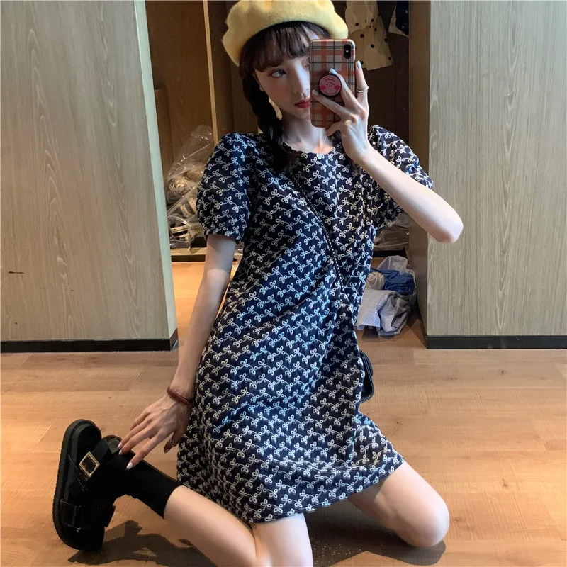 

2021 Korean Summer New Loose Hong Kong Style Slim Dress Retro Round Neck Temperament All-Match Puff Sleeve Dress Female 6689