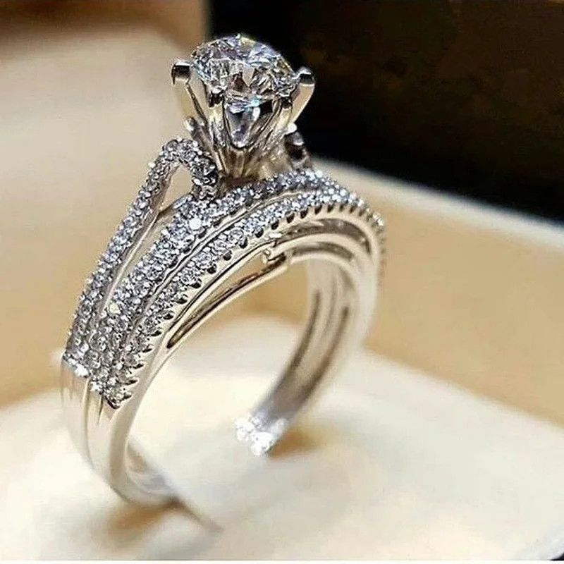 

Hot Sale New 925 Silver Plated Artificial Diamond Ring Set Zircon Engagement Ring