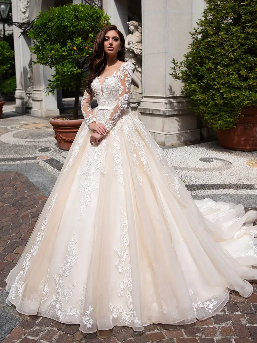 

SWEMILE Elegant Vintage Illusion Long Sleeve Wedding Dresses 2021 Luxury Scoop Neck Appliques Court Train A Line Bridal Gowns