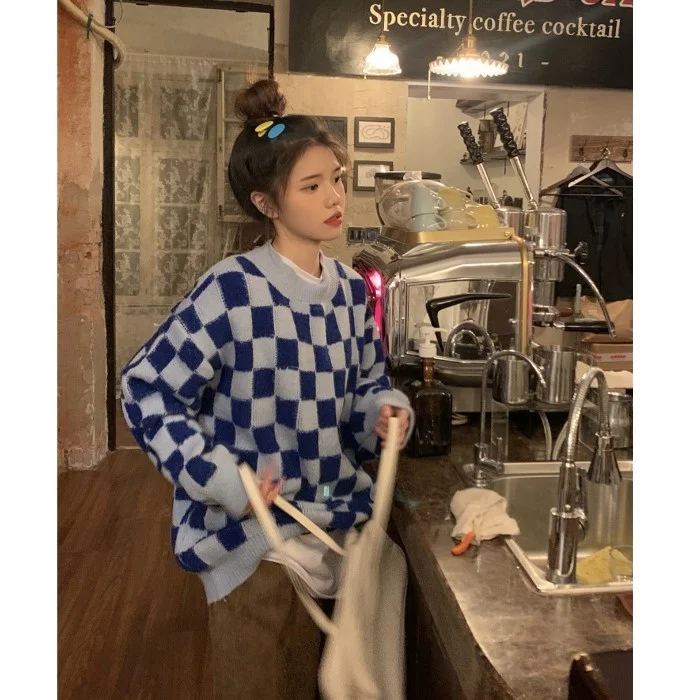 Женский свободный пуловер в шахматную клетку средней длины | Женская одежда