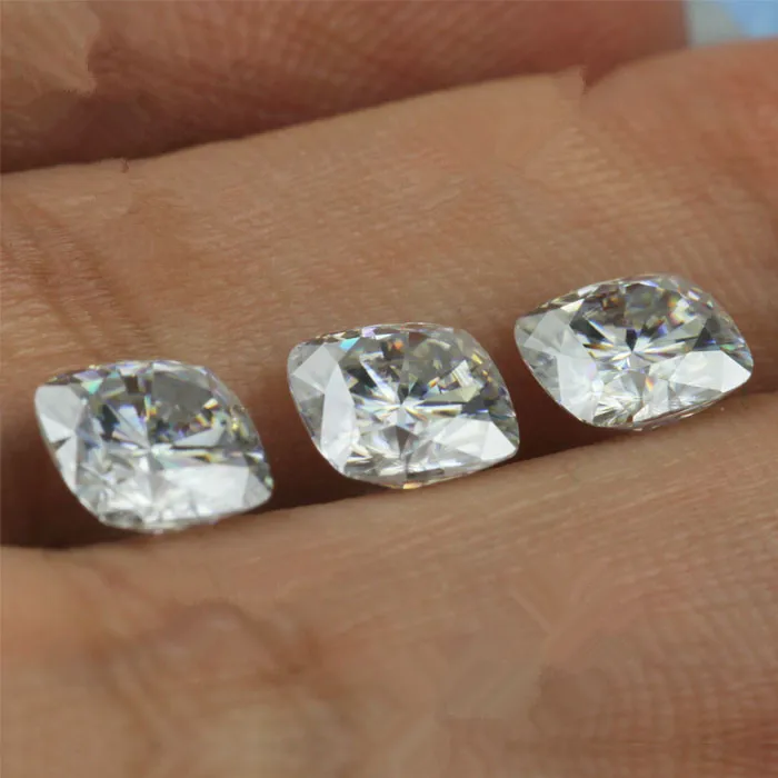 Испытание положительной подушки D цветной лабораторный Выращенный Муассанит 0 35