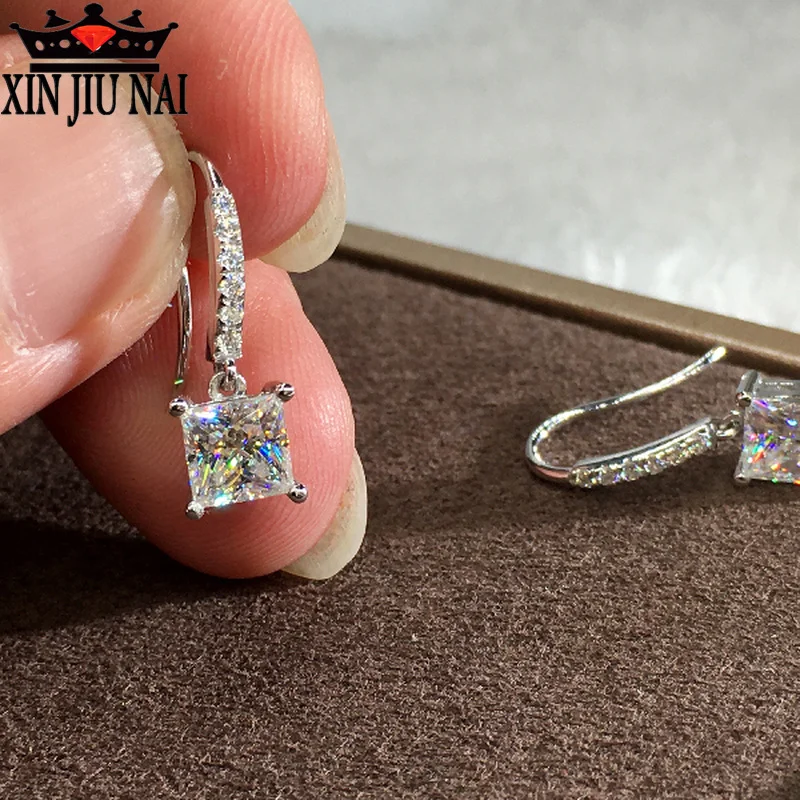 

Hot new arrivals arrive with stylish and dazzling cubic zirconia crystal drop earrings, silver jewelry, wedding banquet gifts