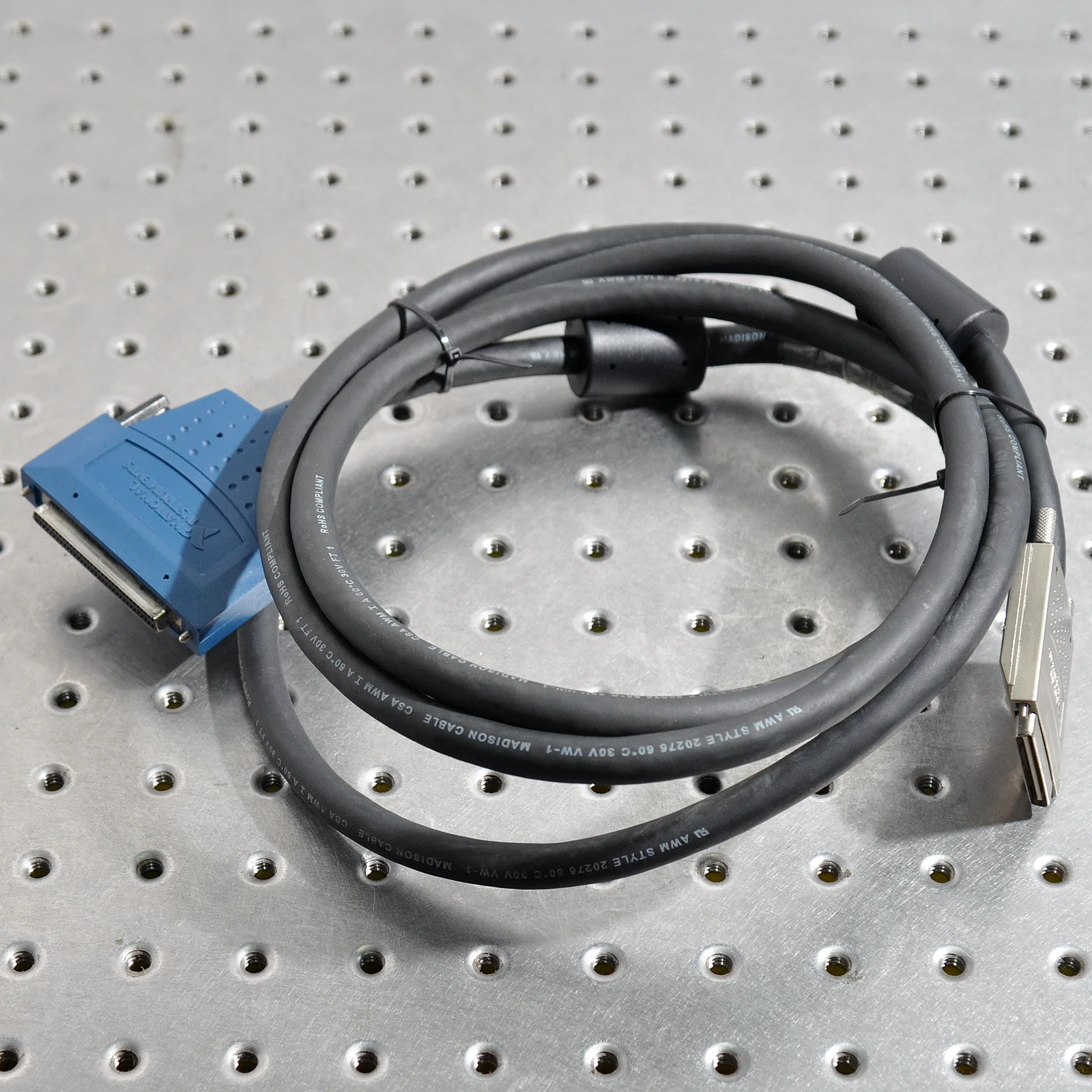 

NI UMI-7764 special junction box for motion control card With NI SH68-C68-S link line 1m8