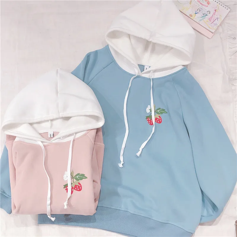 Маленькие свежие корейские милые плюшевые пуловеры с вышитой клубничкой мягкие