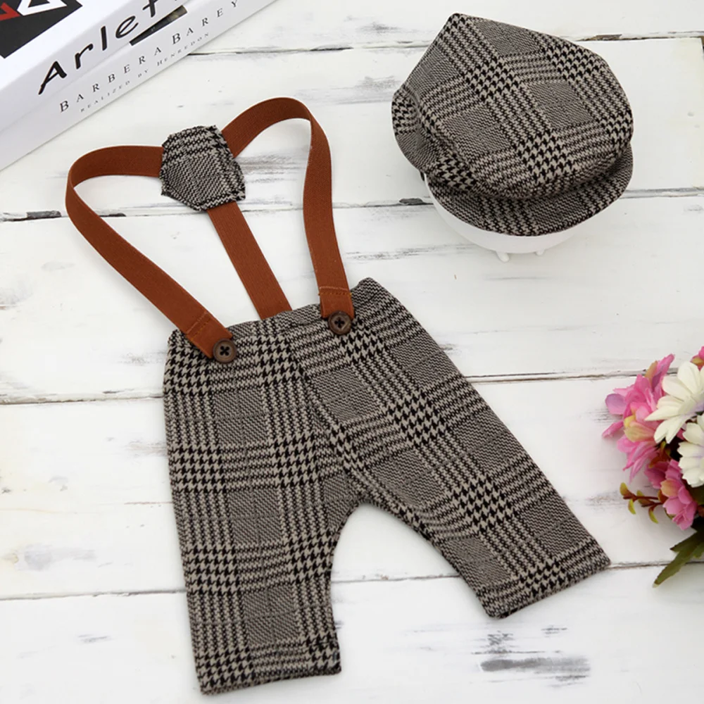 

Newborn Photography Props Baby Photography Outfits Plaid Suspender Pants and Peaked Cap Set (Grey)