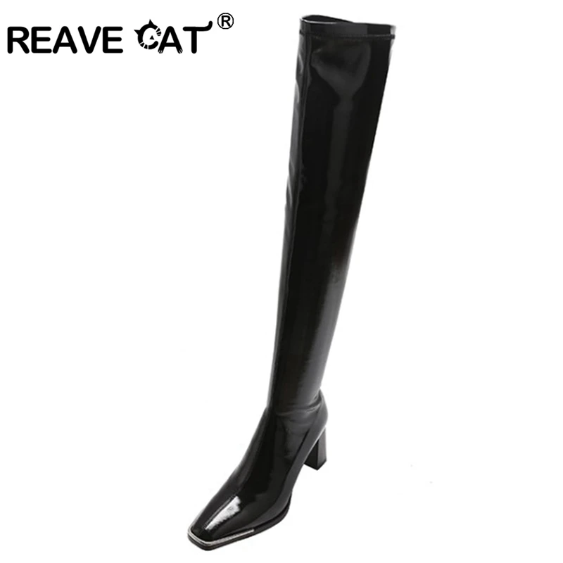 

Женские сапоги из натуральной кожи REAVE CAT, привлекательные Сапоги выше колена из лакированной кожи с квадратным носком и молнией