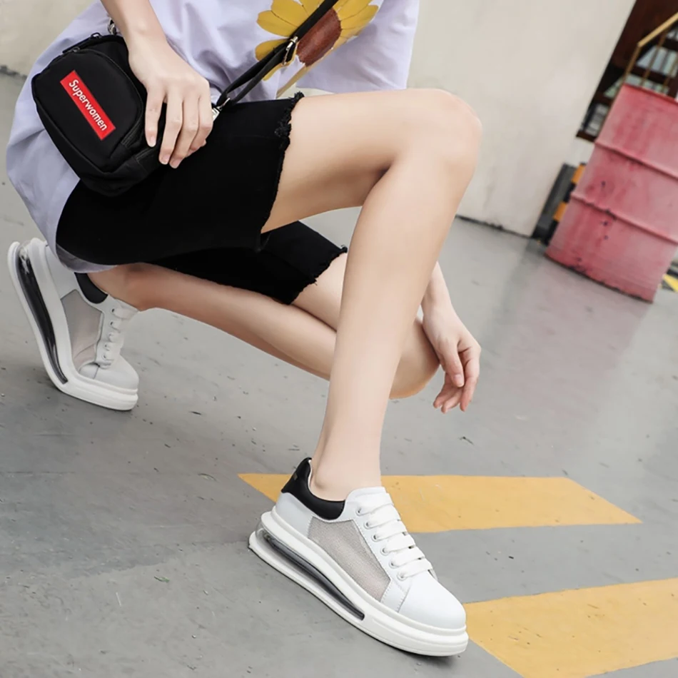 Женские кроссовки на шнуровке дышащие массивной платформе повседневная обувь из