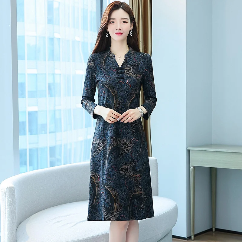 

Autumn Women's 2021 French Fashion Improved Cheongsam Dress Fashion Mother's Stand Collar Skirt Elegant Fashion Slim Dress