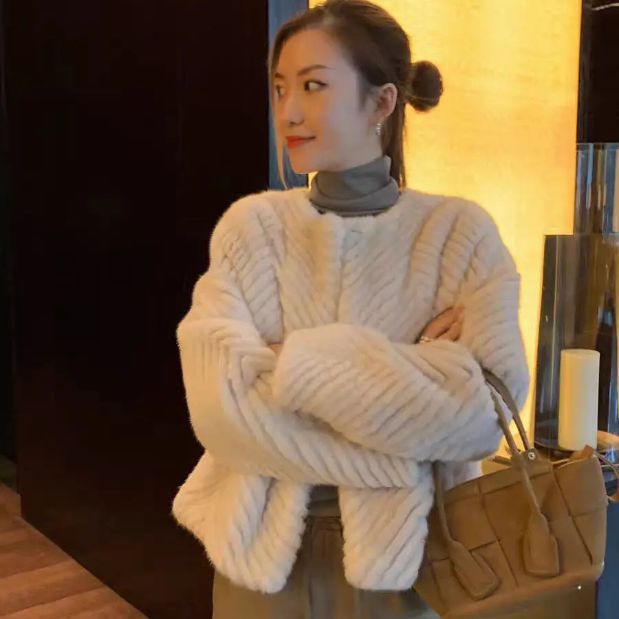 

2021 Women Winter Fashion Short Solid Faux Fur Coats Female Faux Mink Fur Jackets Ladies O-neck Loose Warm Overcoats R712