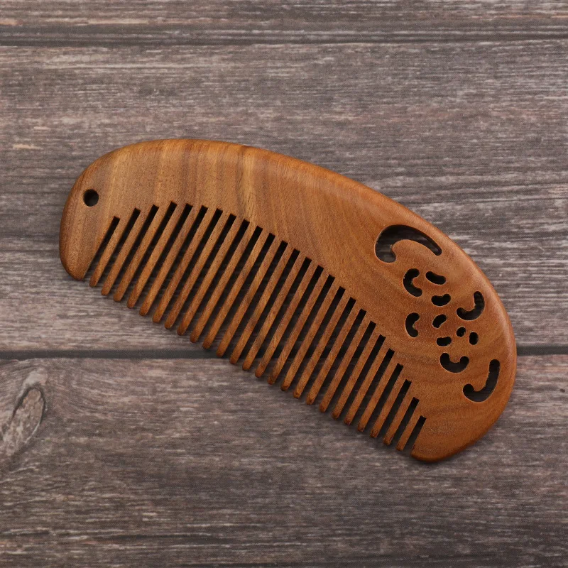Расческа для волос деревянная с гравировкой 1 шт. | Красота и здоровье