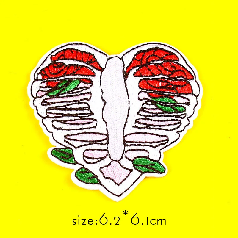 Милая мультяшная нашивка вышитая для одежды Радужный череп в стиле панк железные