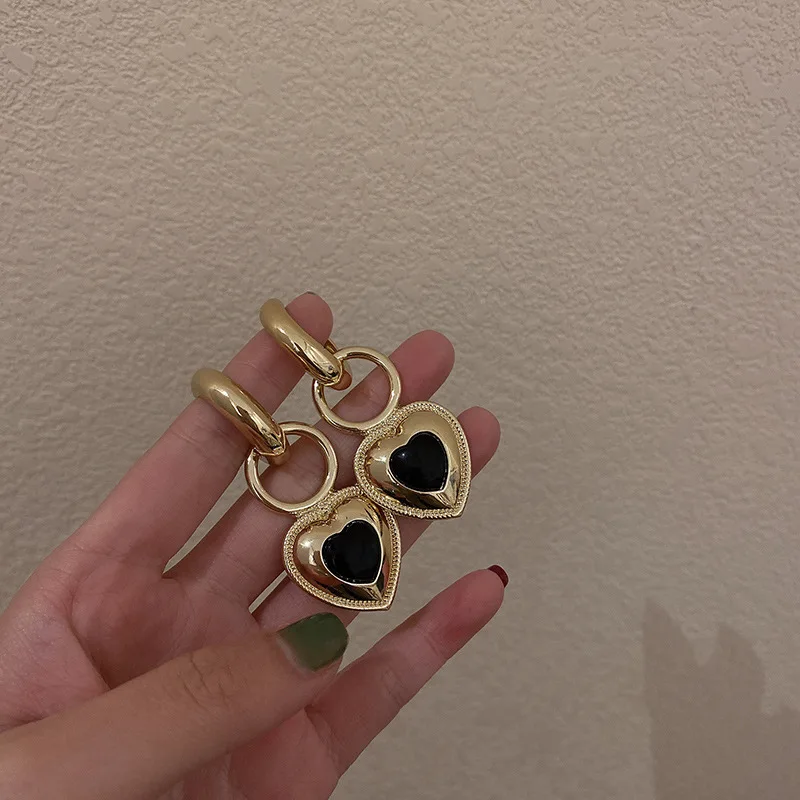 

Korean Fashion Trend Jewelry Extra Hip-Hop Vintage Metall Lady Care Earrings with High Quality Design Aesthetic Gothic Earrings