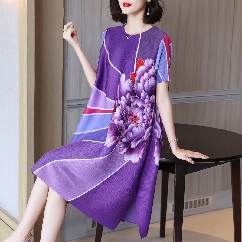 

Платье женское летнее ТРАПЕЦИЕВИДНОЕ Плиссированное с круглым вырезом и коротким рукавом, 45-75 кг