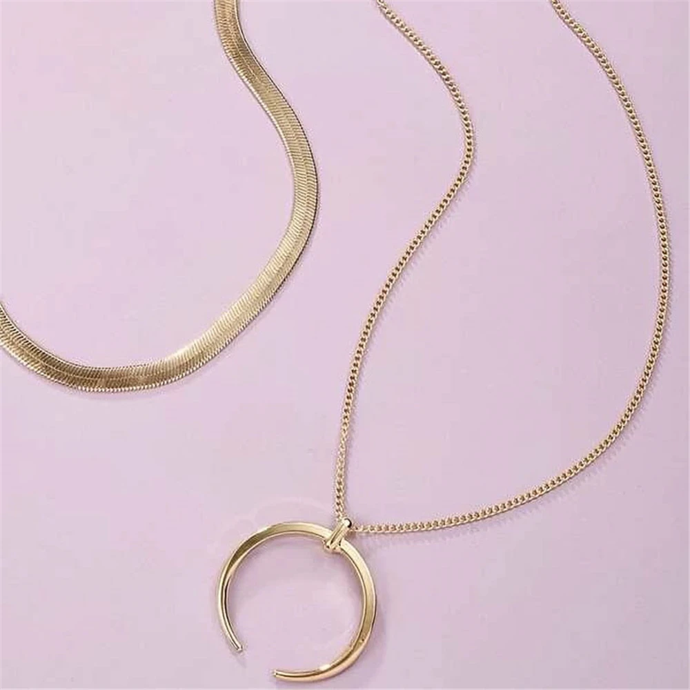 

2021 Fashion Vintage Multilevel Simple Collar Necklace For Women Female Gold Snake Chain Big Horn Pendant Jewelry Gift Wholesale