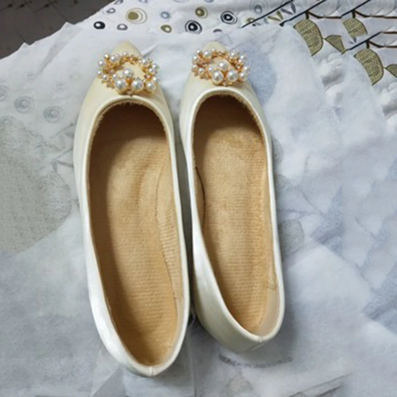 Модельные туфли цвета шампанского с острым носком Повседневные женские мокасины