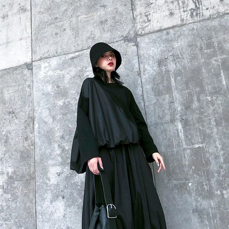 

[EAM] Women Contrast Color Pleated Split Big Size T-shirt New Round Neck Long Sleeve Fashion Tide Spring Autumn 2021 1R461