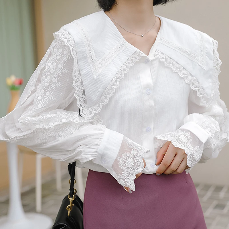 

BETHQUENOY Woman Kawaii Clothes White Lace Blouses Chemise Femme 2021 Spring Ladies Tops Peter Pan Collar Shirts Women Clothing