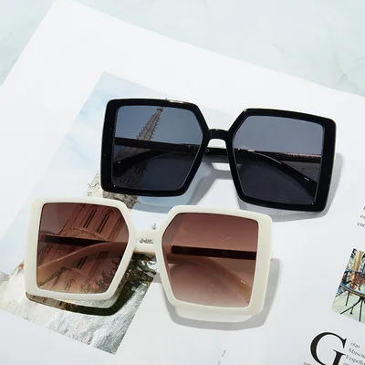 

Retro Sunglasses For Men And Women Anti-Blue Sunglasses Personality Street Photography Europe And America 2021 New Fashion
