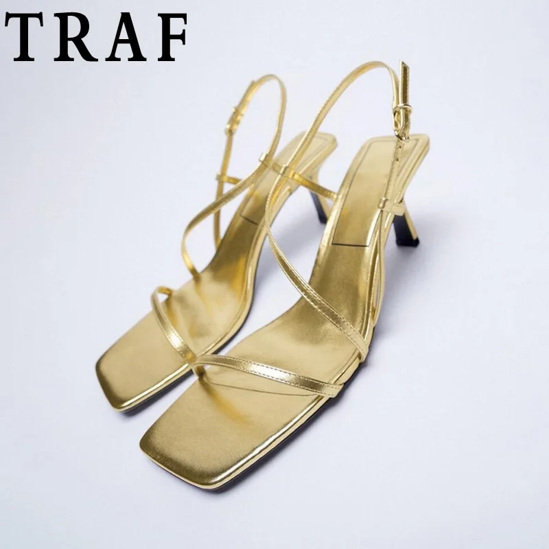 

Женские туфли-лодочки на каблуке, с ремешком и пряжкой