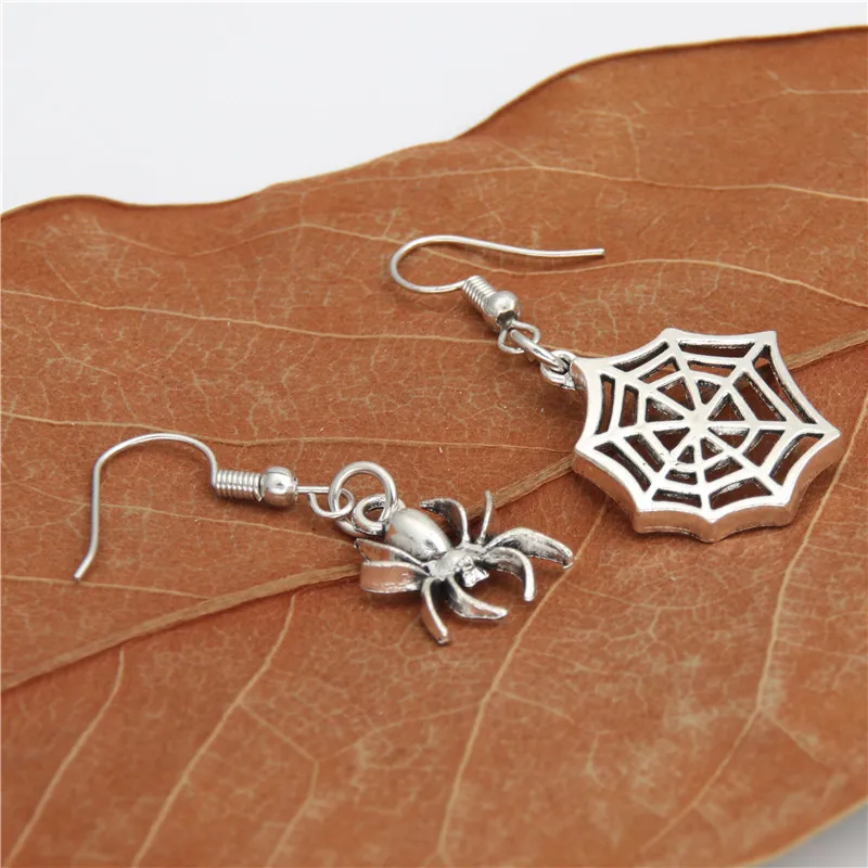 

1pair Halloween Gothic Spider& Spider Web Dangle Earrings Asymmetric Earring Charm Jewelry New Fashion Women Gifts