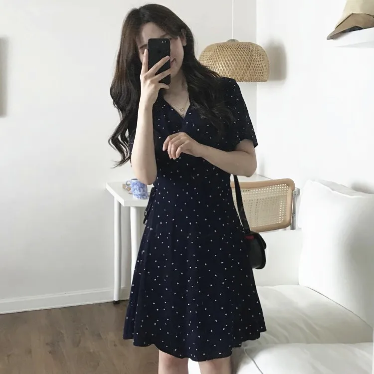 2020 Girl's love print one-piece V-neck dress waist slim Korean version of the chic ruffle A-line | Женская одежда