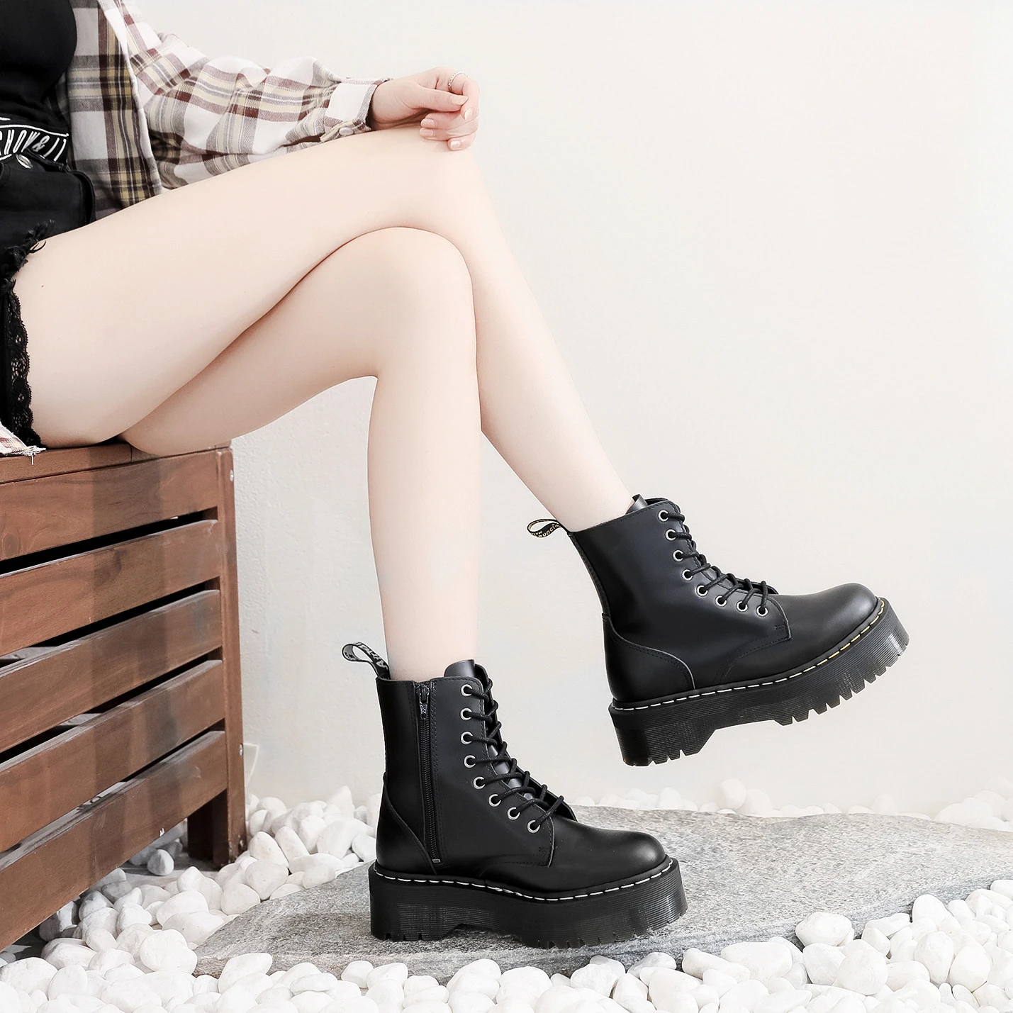 

High Quality Platform Martens Boots Women Shoes Black Leather Ankle Boots Punk Shoes Thick Bottom Motorcycle Boots De Mujer