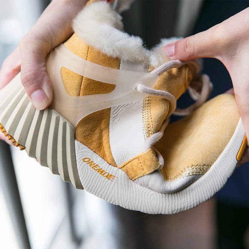Harga ONEMIX Sepatu Bot Pria Kulit Musim Dingin Dengan Bulu 2021 Sepatu Bot Salju Pergelangan Kaki Tahan Air Mewah Hangat Sneakers Pria Atasan Tinggi Sepatu Hiking Pasangan