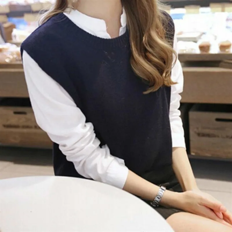 Повседневный серый вязаный пуловер без рукавов с перекрестным разрезом