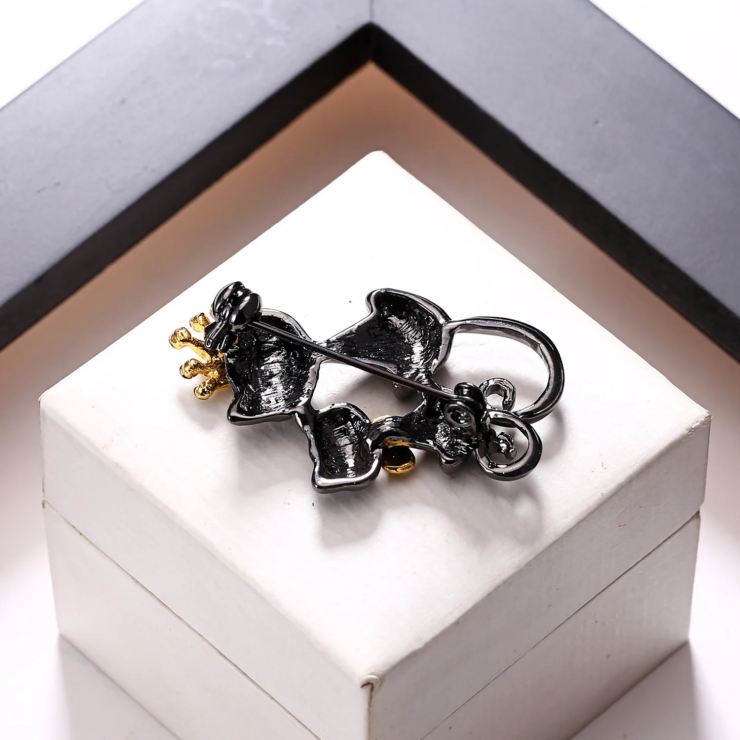

Cute Crown Cat Anime Pins Brooches For Women Men Teens Girls Cartoon Black Animal Brooch Pins Party Daily Fashion Jewelry Gifts
