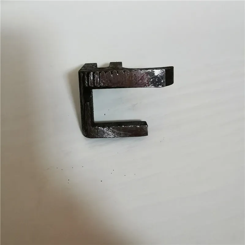 Оригинальная прижимная лапка для шагающей швейной машины зигзаг 106-RP или прямой |